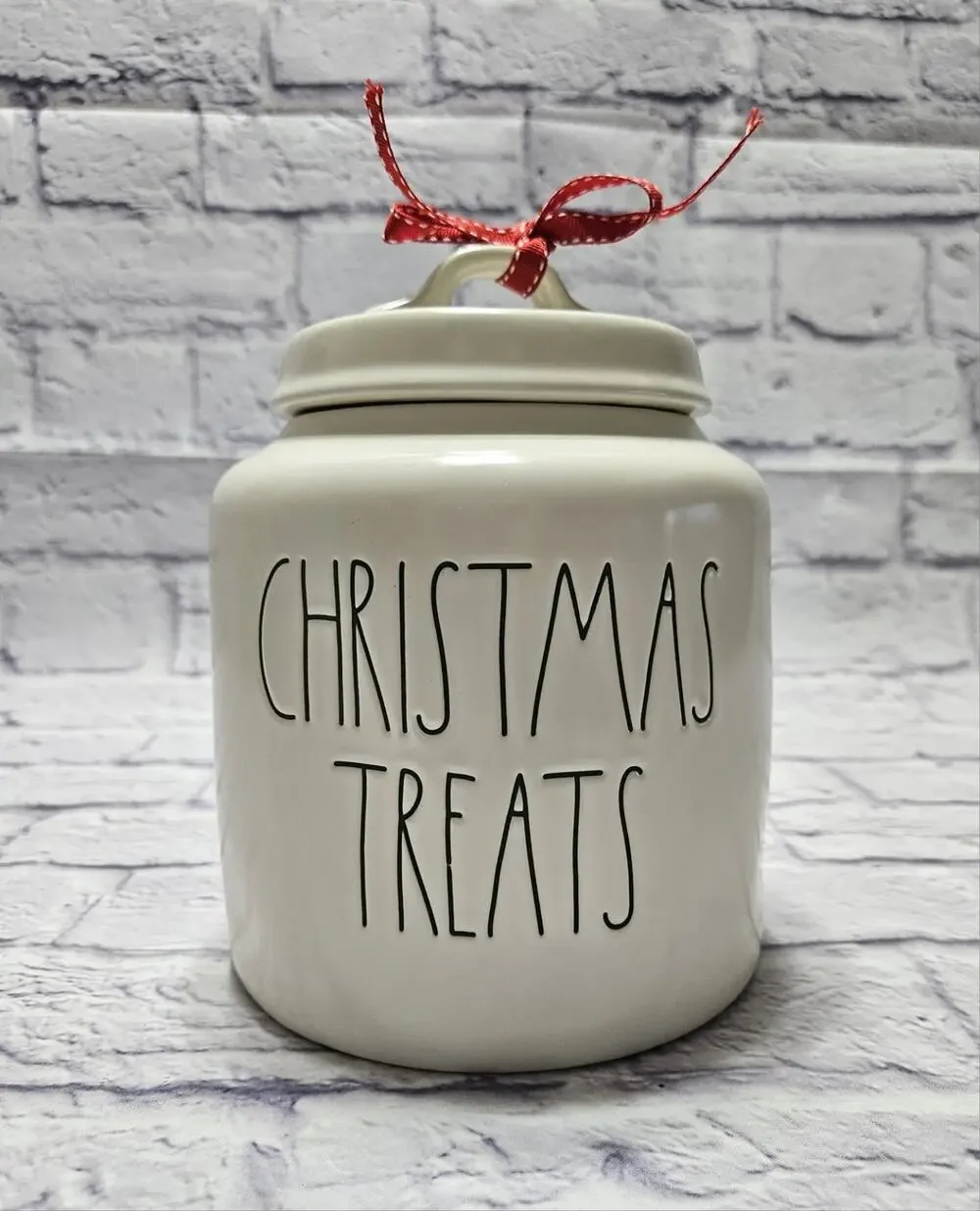 Rae Dunn CHRISTMAS TREATS Canister Cookie Jar White Ceramic Magenta Holiday Lid
